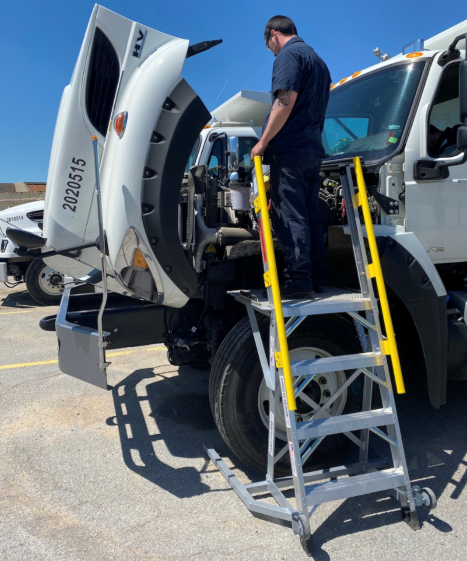 an image of mobile truck repair service in Denver, CO